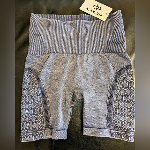 NWT MAXXIM High Waisted Gray Acid Wash Bike Shorts Size Small - Picture 2 of 7